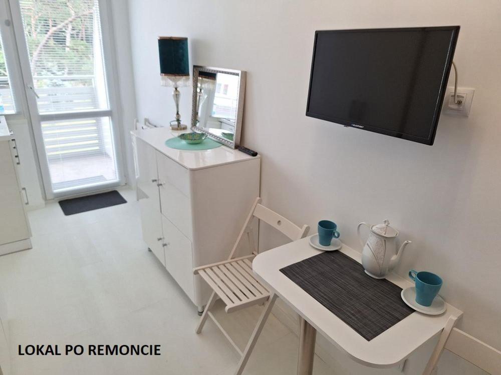 Maly Przytulny Apartament Z Widokiem Na Morze - Po Remoncie Apartment Miedzyzdroje Exterior photo